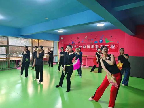 蘿卜辣評(píng) 公益藝術(shù)培訓(xùn)點(diǎn)亮城市文化生活